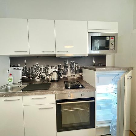Wash Apartment On Metro Prague 1 Kültér fotó